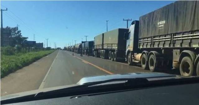 OUÇA: em áudio no WhatsApp, caminhoneiro prega greve, ameaça tocar fogo em carretas e até matar funcionários de multinacional