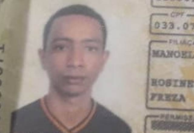 Vizinho arromba porta de quitinete e encontra jovem de 23 anos morto; polícia investiga