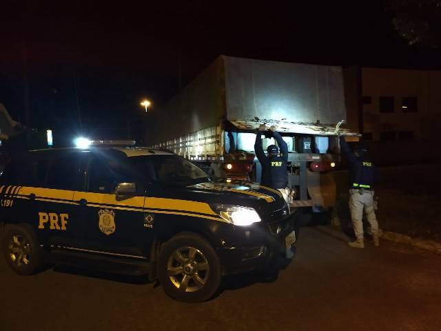 Vilhena: três pessoas, incluindo dois motoristas de carretas-tanque, são presos acusados de furtar combustível