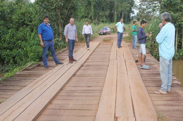 Deputado Ezequiel Neiva comemora licitação para construção de ponte de concreto sobre o rio Escondido, em Cabixi