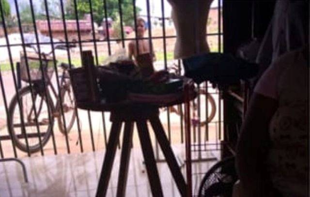 Menino de 10 anos comove comerciante ao pedir emprego para comprar uniforme; mãe foi abandonada e está grávida