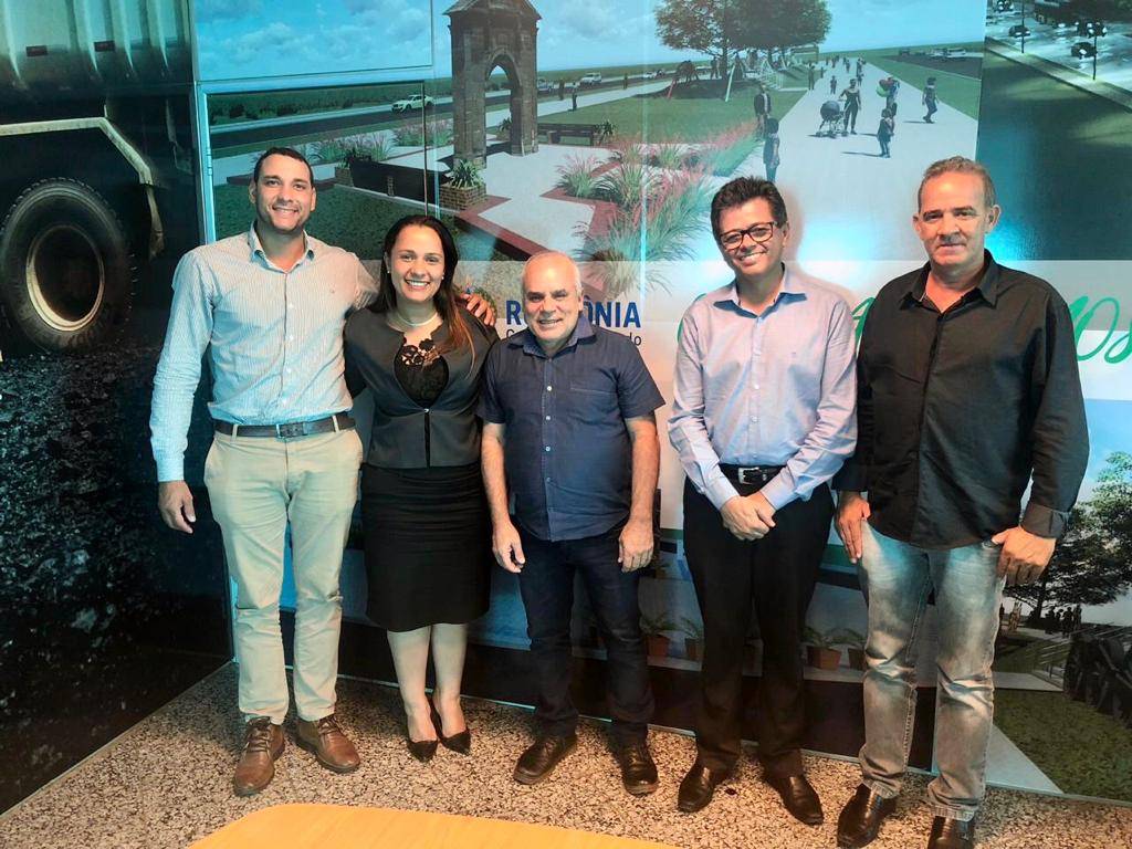 Deputada Rosângela Donadon anuncia R$ 206 mil que serão usados na execução de obras em estradas de Colorado