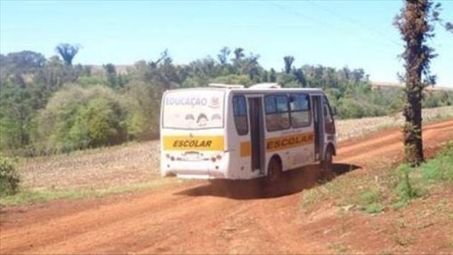 Confeiteira ameaça acionar Ministério Público para garantir transporte escolar das duas filhas; prefeitura explica situação