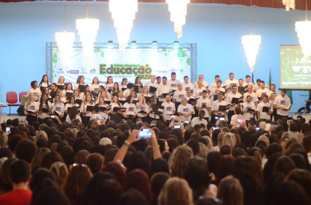 Abertura do Fórum Municipal de Educação reuniu mais de mil pessoas em auditório lotado em Vilhena