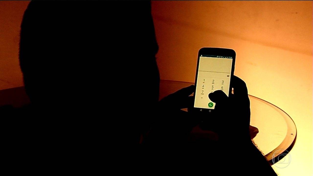 Por telefone, bandidos extorquem costureira e filho usando o golpe do falso sequestro; polícia entra no caso
