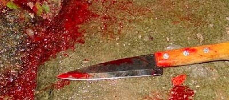 Bebendo juntos na casa da mãe, de 74 anos, irmãos se desentendem e um tenta matar o outro a facadas