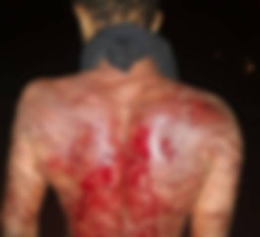 VÍDEO COM IMAGENS FORTES: homem que seqüestrou padre de Vilhena é açoitado por membros do Comando Vermelho em MT
