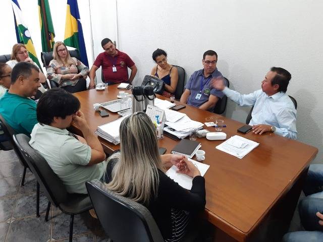 Prefeito apresenta PCCS a sindicato e diz que sua gestão tem o menor índice de gastos com pessoal “na história de Vilhena”