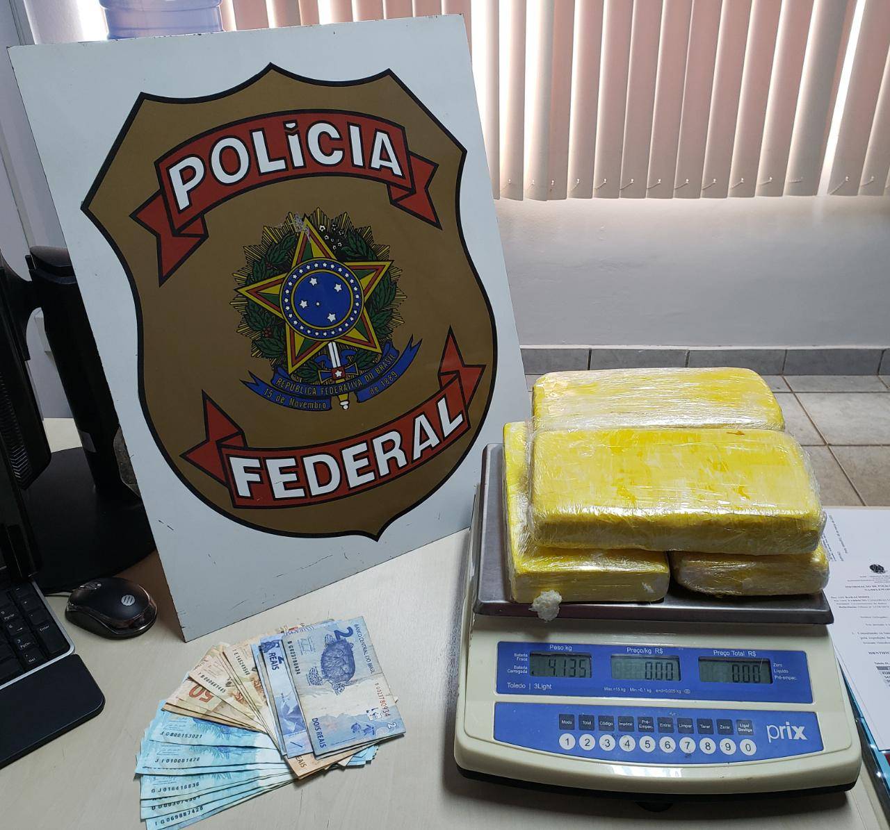 Polícia Federal prende homem que tentava sair de RO com destino ao Ceará levando mais de 04 kg de cocaína