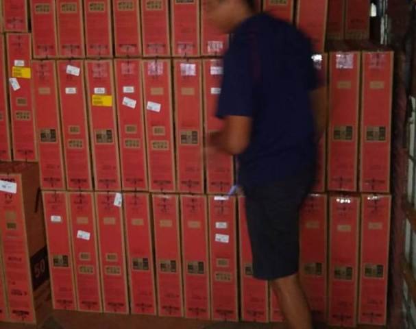 Auditores da Sefin flagram carregamento de TVs e celulares com indícios de fraude fiscal tentando entrar em Rondônia