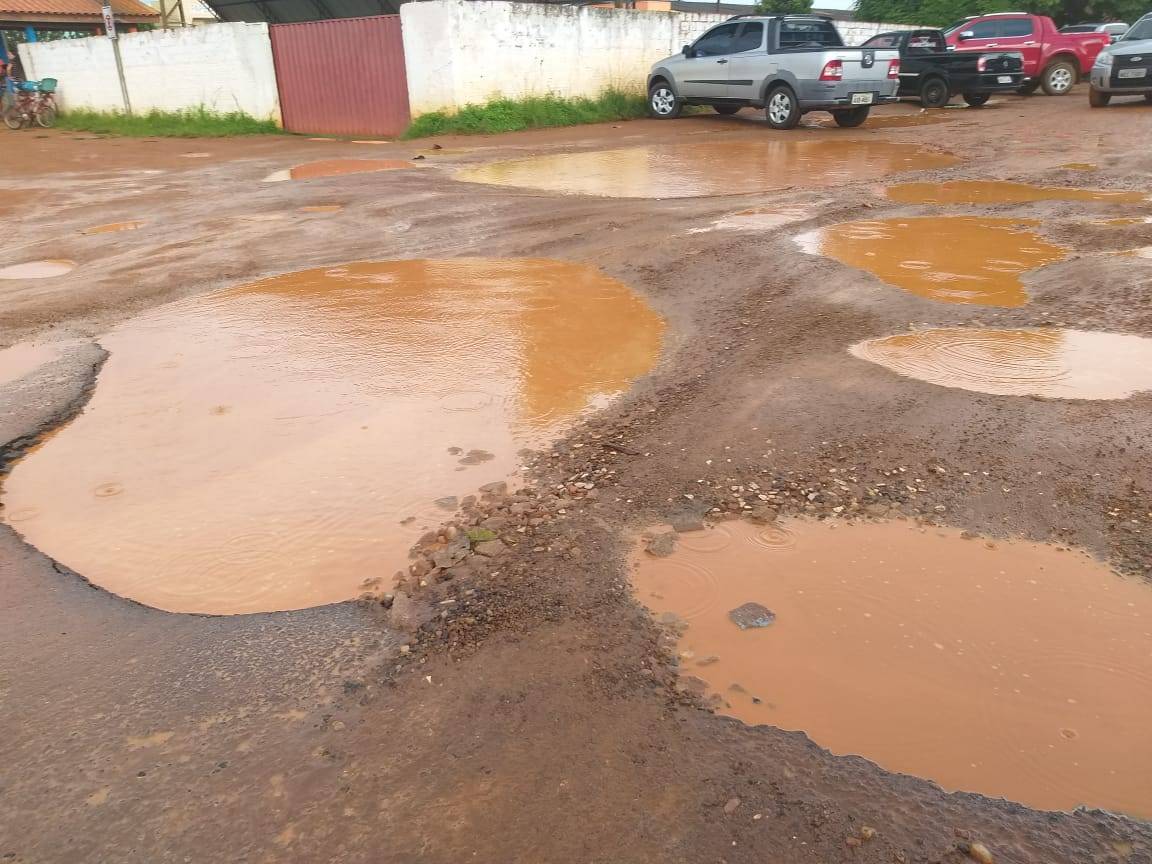 População reclama da situação de abandono da Avenida Ignes Rosella, no Cristo Rei