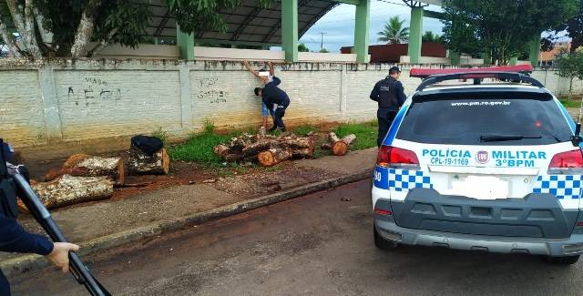 Polícia Militar deflagra operação para combater onda de roubos na cidade; abordagens estão sendo feitas em vários bairros