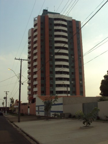 Juiz cassa decisão de colega e atrasa solução para mau cheiro em edifício