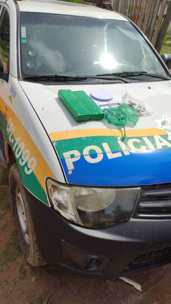 Após ter enterrado quase dois quilos de maconha, dono da droga disse não estar preocupado com a prisão porque advogado ia desenrolar