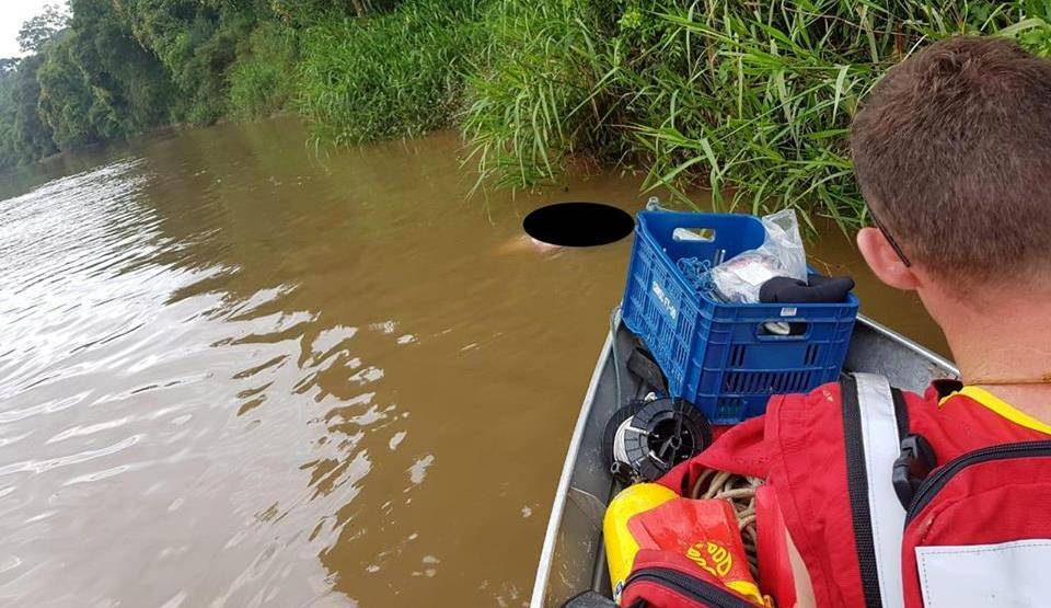 Barco vira e pescador morre afogado no rio Cabixi; após buscas, Bombeiros de Vilhena resgatam corpo