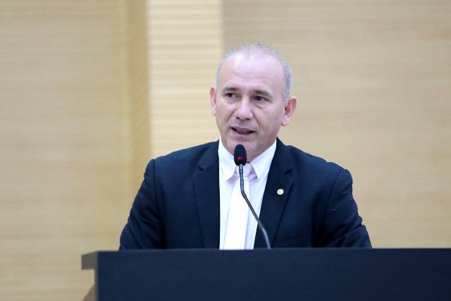 Coronavirus: deputado Ezequiel Neiva indica ao Governo a liberação de servidores acima de 60 anos para trabalhar em casa