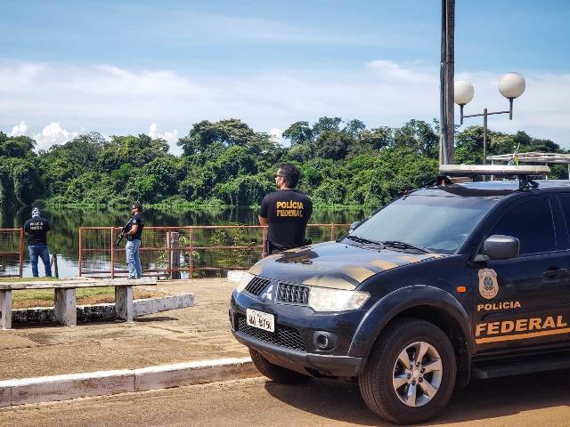 PF fiscaliza trecho do rio Guaporé em cidade do Cone Sul fronteiriça com a Bolívia; em vídeo, prefeito já havia pedido ajuda