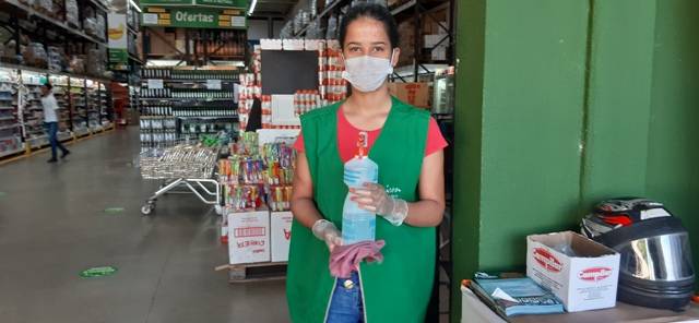 Rede de supermercados de Vilhena adota medidas contra o Coronavirus e contrata empresa especializada para higienizar lojas