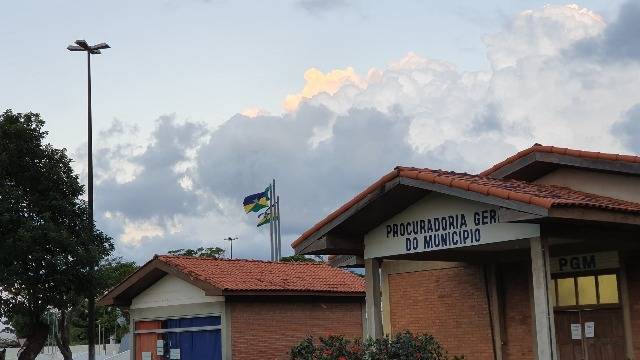 Após vereadores aprovarem lei, prefeito explica situação e comitê se reúne para decidir o que vai funcionar em Vilhena