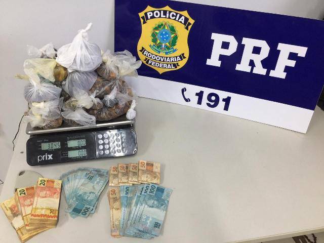 Homem é barrado pela PRF com mais de 3 kg de pedra de fel; produto avaliado em mais de meio milhão de reais iria para a China