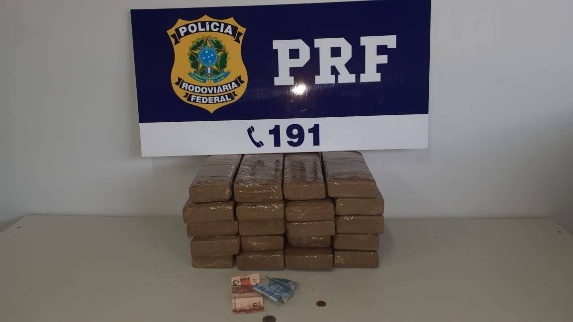 Com quase 20 kg de maconha em mala, mulher é presa pela PRF quando tentava entrar em Vilhena com a droga