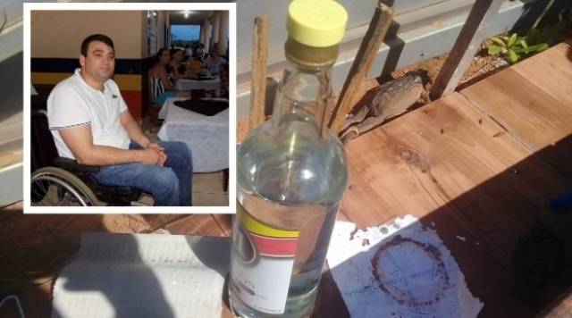 Em cidade vizinha, prefeito é alvo de macumba; “trabalho” em cemitério inclui garrafa de pinga e nome cruzado ao lado de sapo