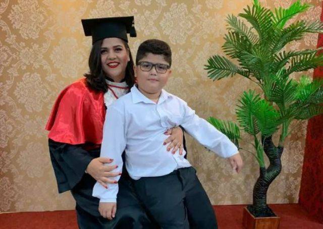 ÁUDIO: cercada pela Covid-19, junto com o filho, moradora de Manaus relata drama; sobrinho de Rondônia enviou remédios