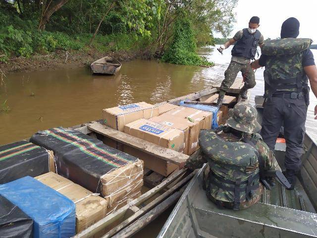 Como apoio do Exército, Polícia Federal apreende milhares de maços de cigarros vindo da Bolívia para Rondônia