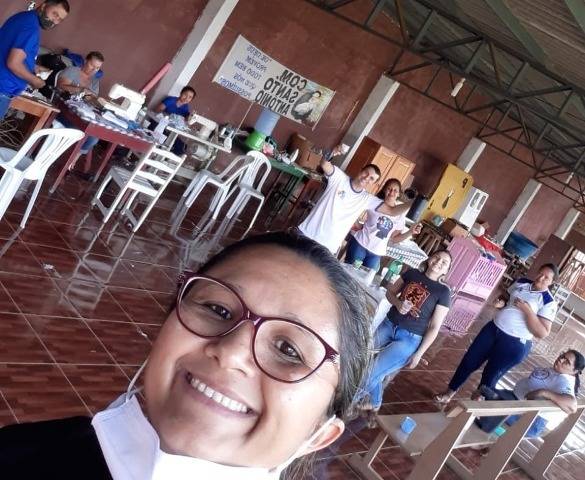 Voluntariado e solidariedade: agentes comunitários de Saúde do Cristo Rei produzem máscaras para moradores do bairro