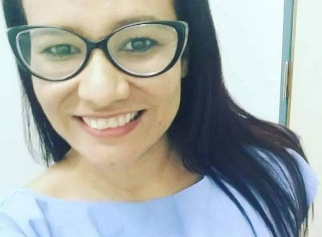 Hostilizada por internautas após colega de viagem se contaminar, jornalista revela luta contra o câncer e faz desabafo em rede social