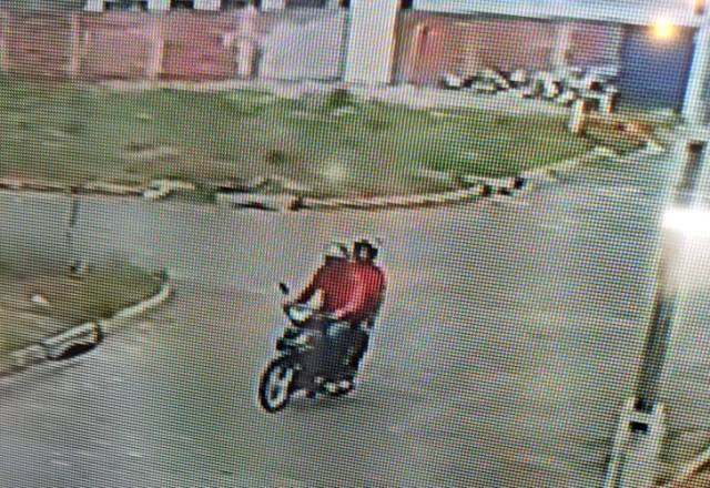 ASSISTA VÍDEO: após tirar filha adolescente das mãos de ladrões, homem persegue assaltantes e ouve um deles dizer: “dá um pipoco”