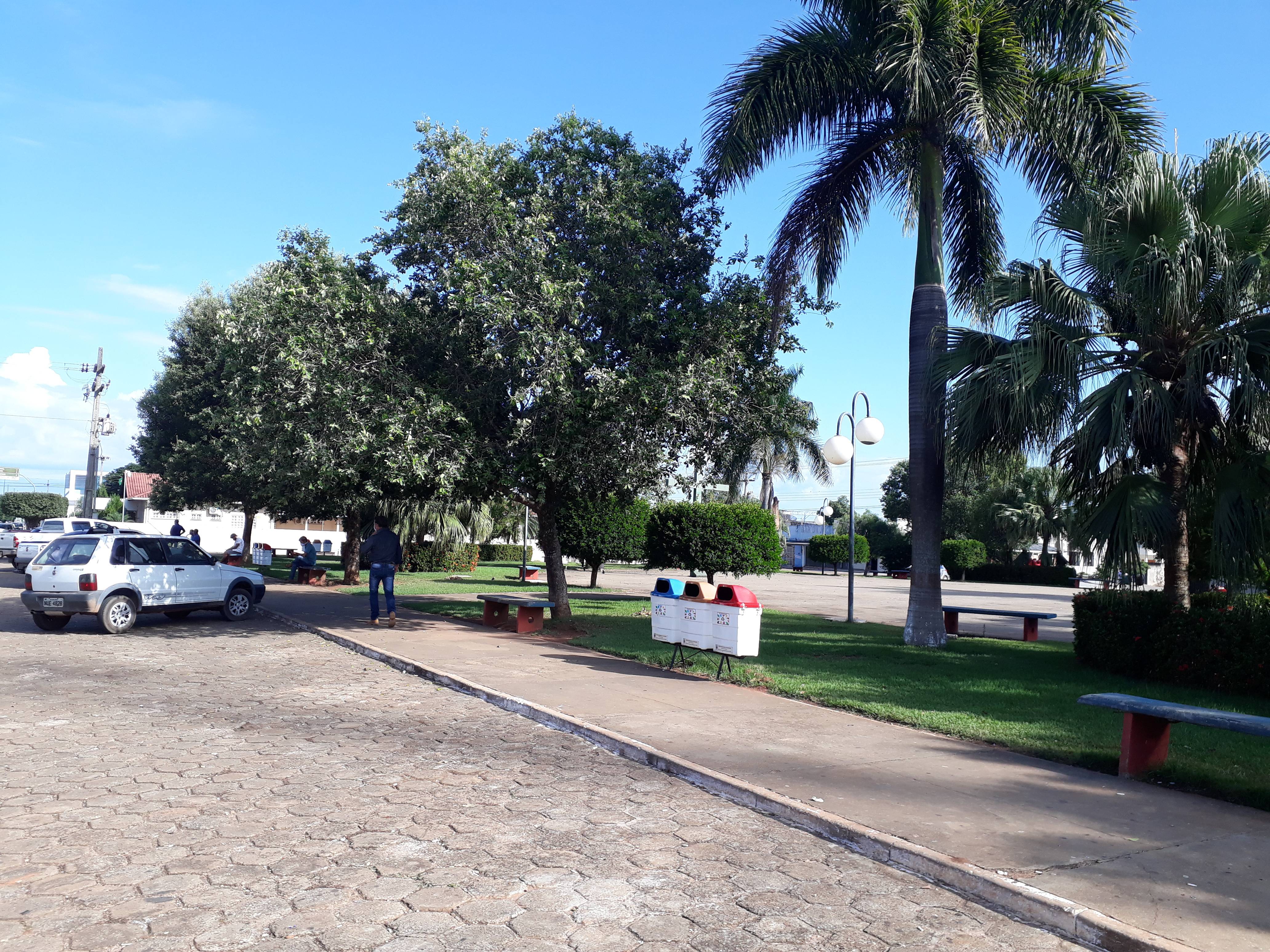 De festinhas em casa à “roda de amigos” em praça pública, população desafia medidas contra o Coronavírus em Cerejeiras