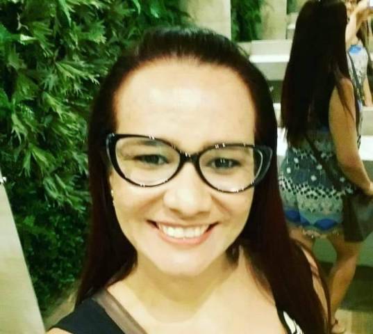 Hostilizada por suspeita de estar contaminada pela Covid-19, ex-apresentadora da Globo mostra exame e faz novo desabafo