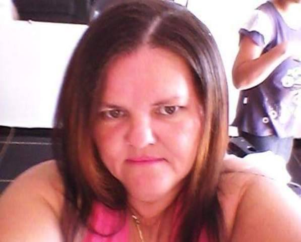 Vendedora de geladinho morre após luta contra o câncer e é homenageada por escola pública em rede social