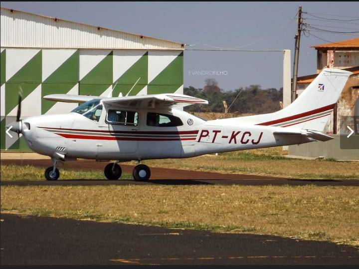 Quadrilha armada rende fazendeiro e empregados e foge levando avião, em Chupinguaia; polícia é acionada