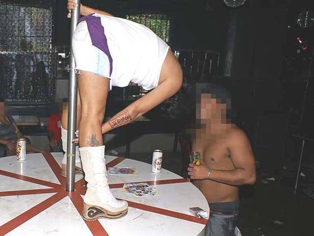 DANÇARINA DE STRIP TEASE SOFRE COMA ALCOÓLICO EM VILHENA