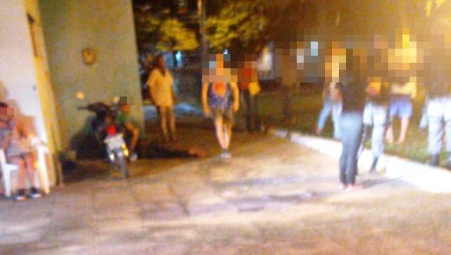 Rapaz assassinado tirou satisfações com homem que teria olhado para sua namorada; imagens de câmeras serão analisadas