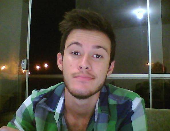 Ajudado por doações de voluntários, jovem de Cerejeiras que sofreu acidente de moto fez cirurgia e já se recupera está em casa