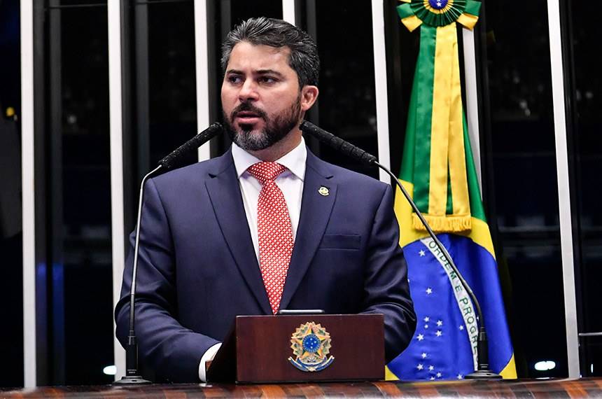 Durante a pandemia, senador de Rondônia gastou mais de R$ 37 mil em combustíveis, incluindo querosene para avião