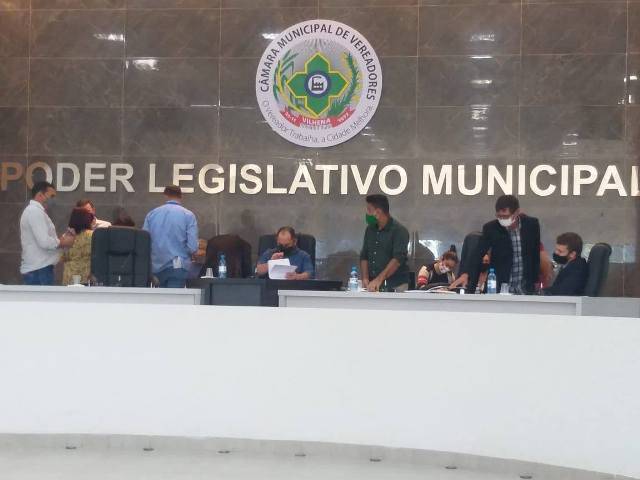 Vereadores aprovam convênio milionário da prefeitura com o Friboi para implantação de iluminação de LED em ruas e avenidas