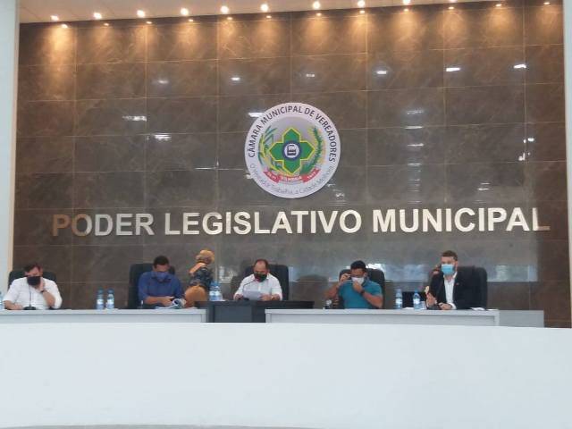 Vereadores aprovam auxílio para servidores da “linha de frente da Covid”, mas discussão sobre leitos de UTI é adiada