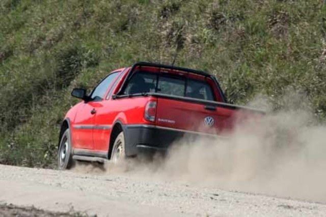 Vilhenense tem carro roubado e pula de veículo em movimento