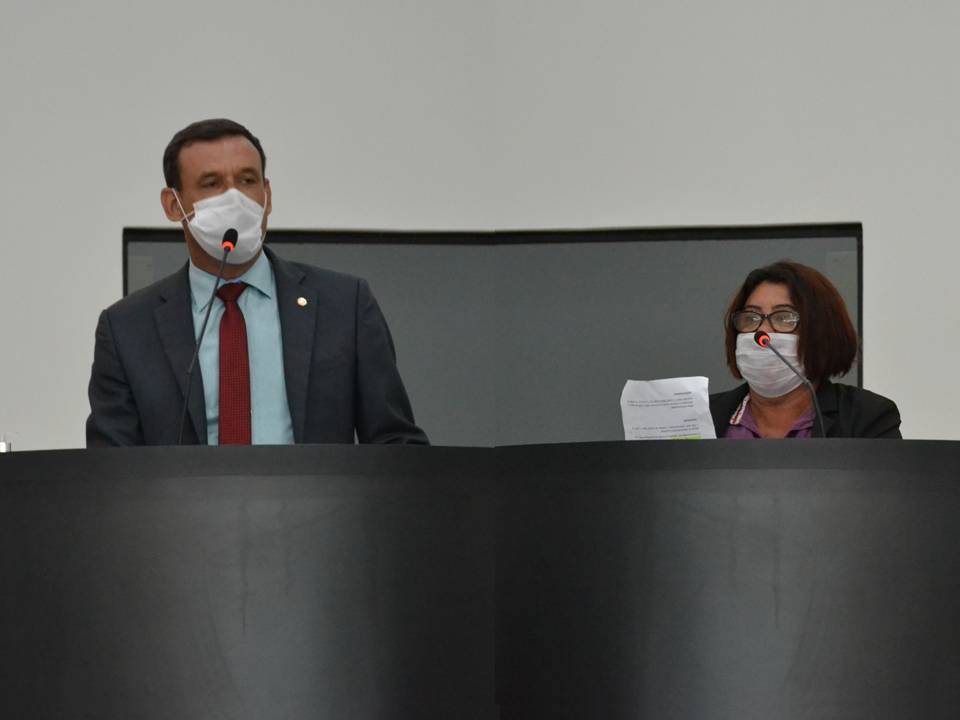Vereadores cobram de prefeito explicações sobre concurso público, verbas federais para o combate a Covid-19 e aluguel de imóvel