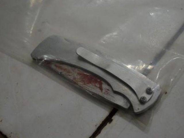 Adolescente de 15 anos é atacado a golpes de canivete ao ser confundido com integrante de facção criminosa