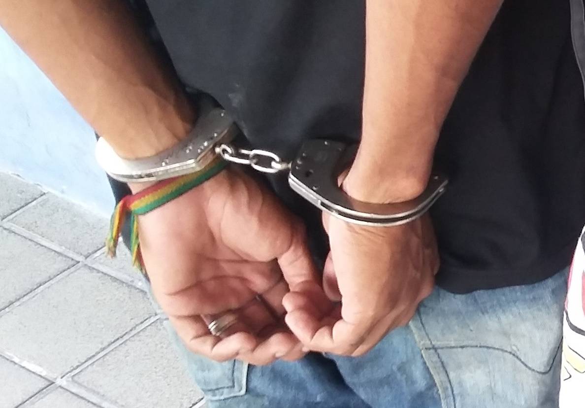 Homem desorientado é detido pela PRF por atrapalhar trânsito caminhando no meio da BR-364