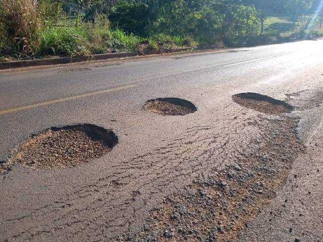 Motoristas denunciam: rodovia que liga Colorado a Cabixi está em “petição de miséria”; DER promete obra emergencial