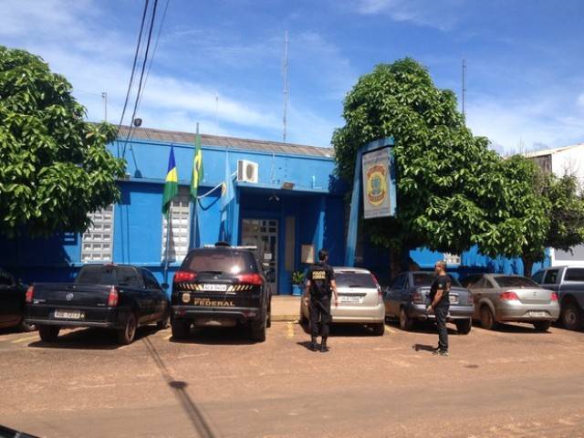 Polícia Federal cumpre mandados e investiga fraudes na compra de produtos para enfrentar pandemia em cidade de Rondônia