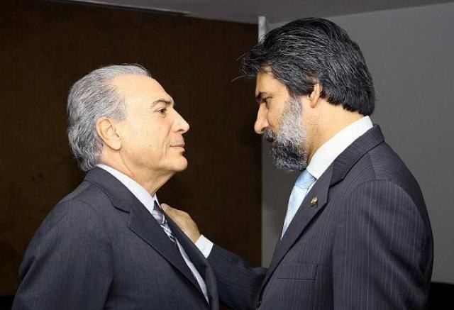 Michel Temer busca saída jurídica para não entregar PMDB a Raupp