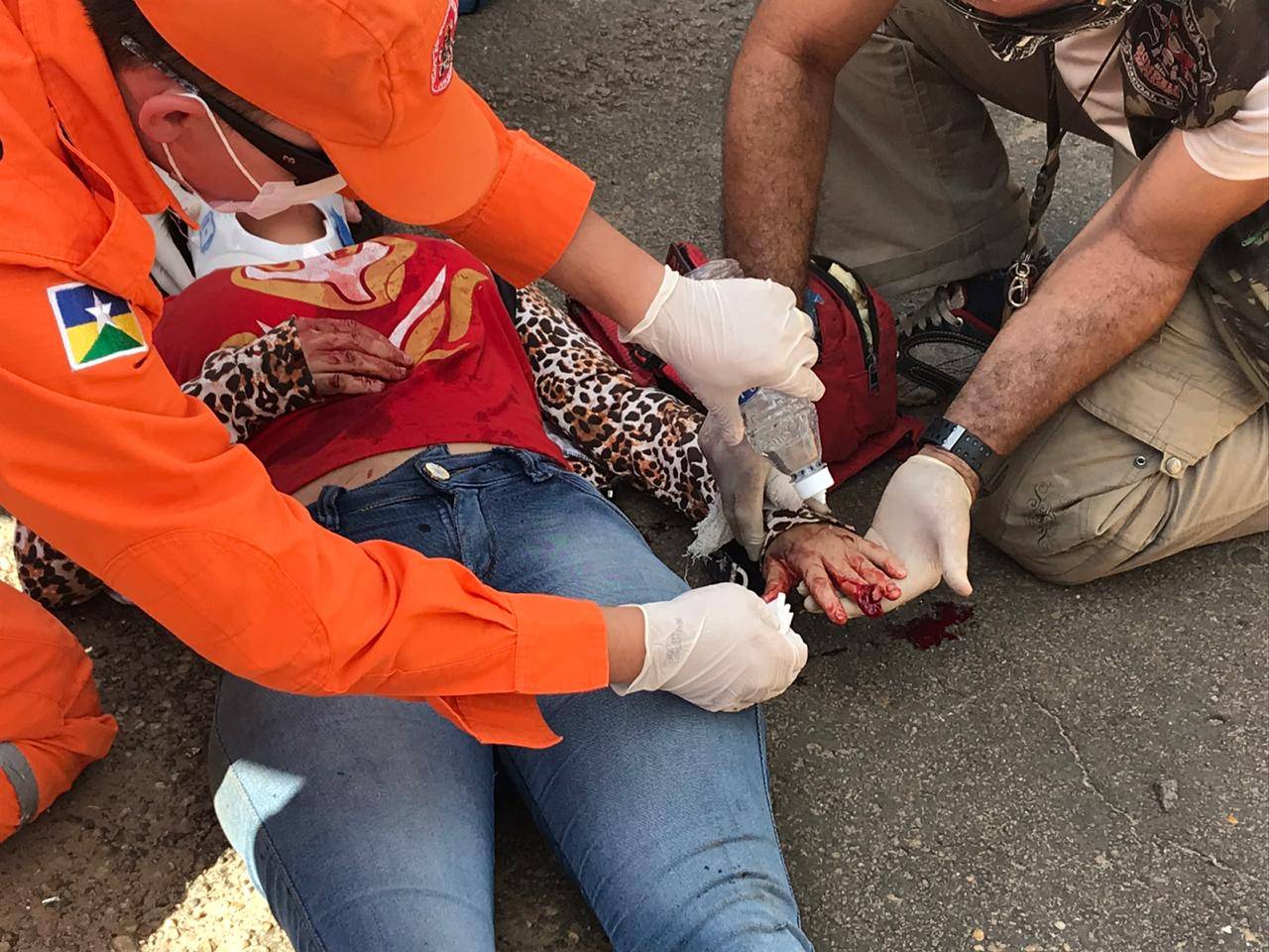 Dirigindo veículo com placas de Ariquemes, motorista atinge motociclista em Vilhena e foge sem prestar socorro