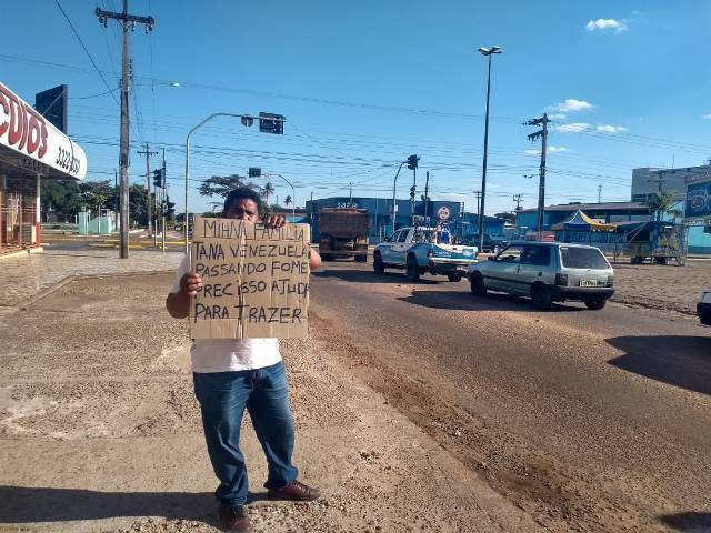 Em Vilhena, imigrante diz que esposa e filhas estão passando fome na Venezuela e pede ajuda para trazê-las